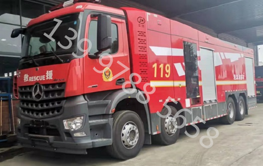奔馳18噸泡沫消防車(chē)